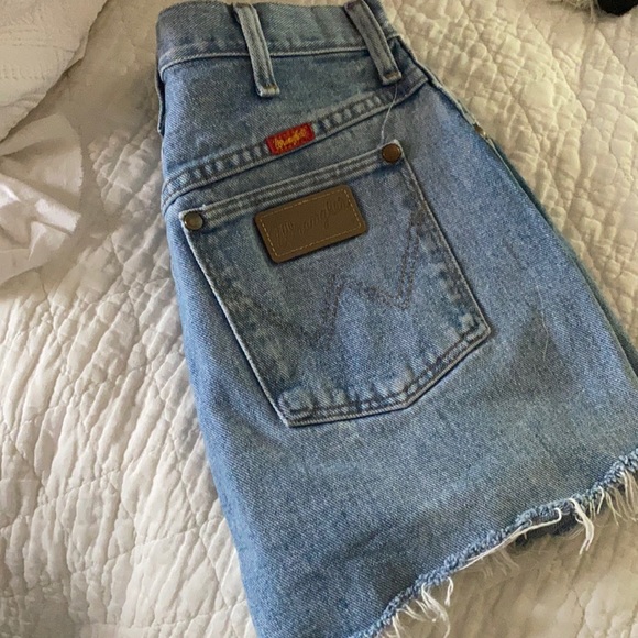 Wrangler Pants - FINAL🥳⬇️TONIGHT ONLY🥳⬇️WRANGLER DENIM SHORTS
